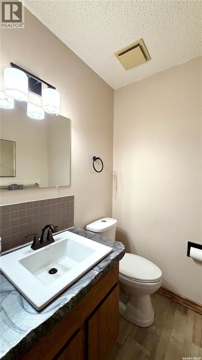 701 1St Street, Hanley, SK - Indoor Photo Showing Bathroom