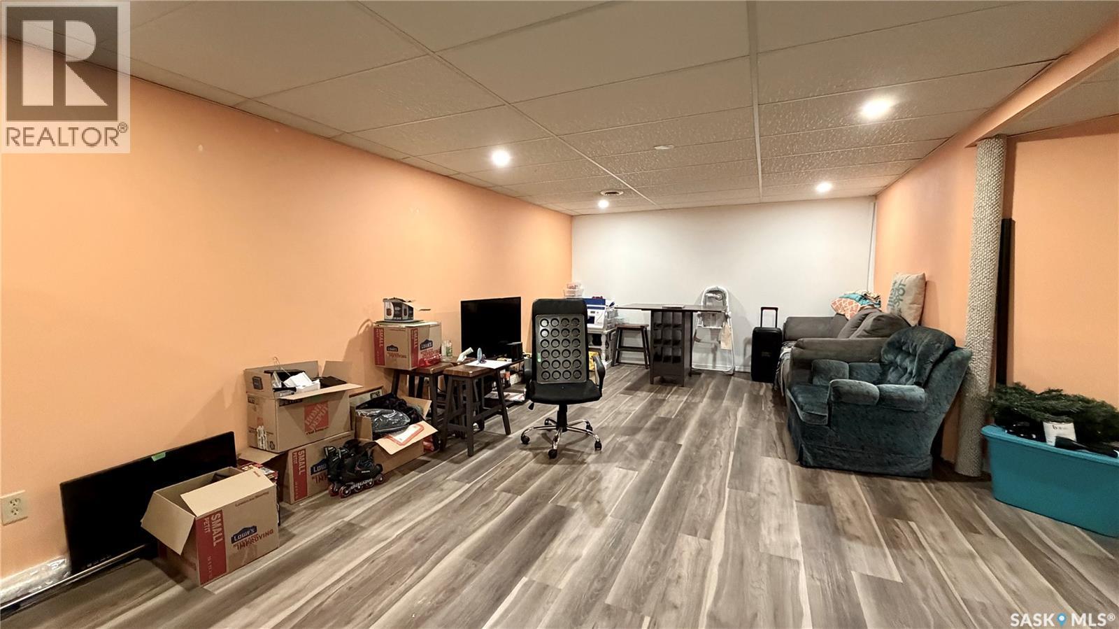 701 1St Street, Hanley, SK - Indoor