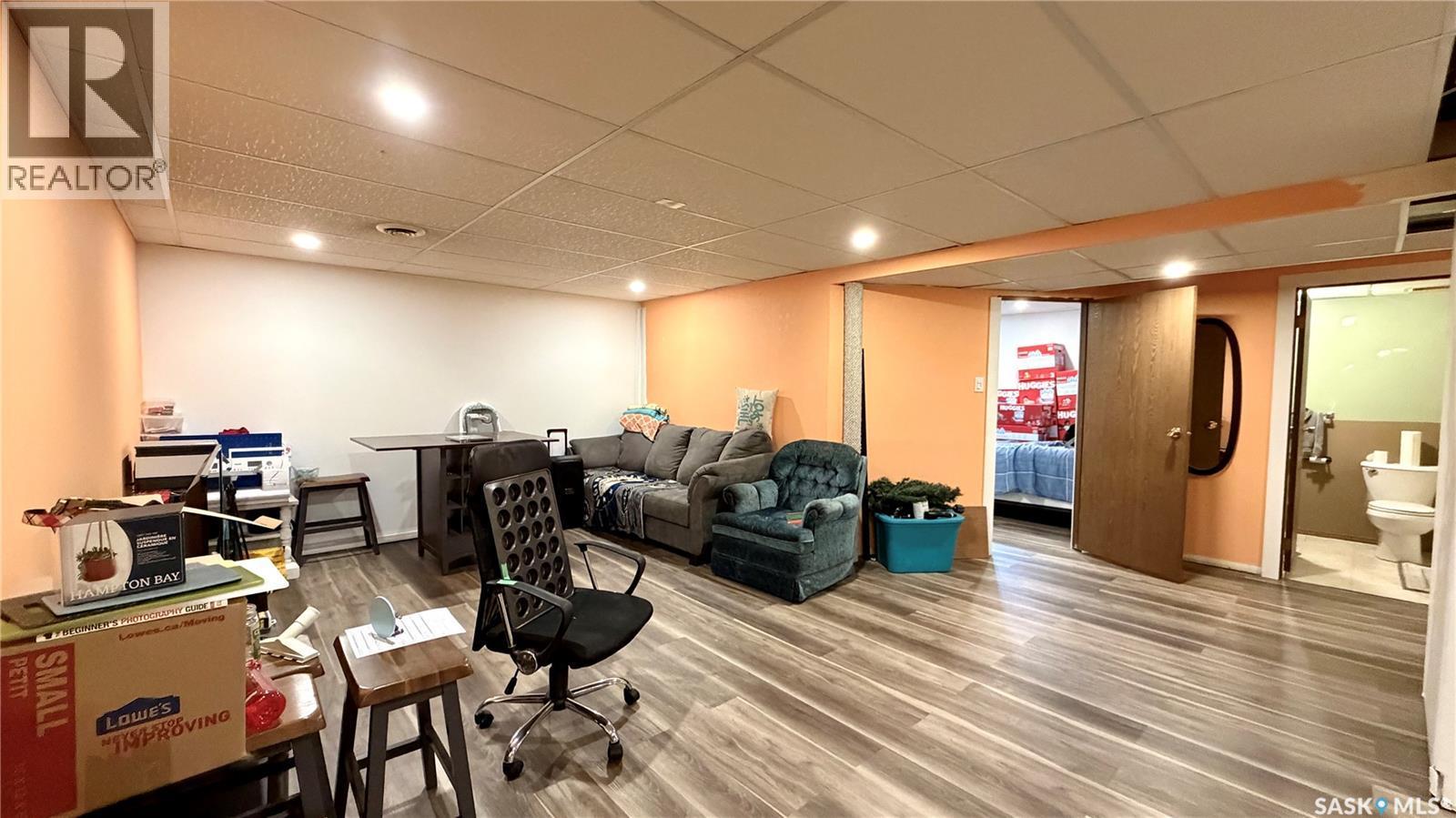 701 1St Street, Hanley, SK - Indoor