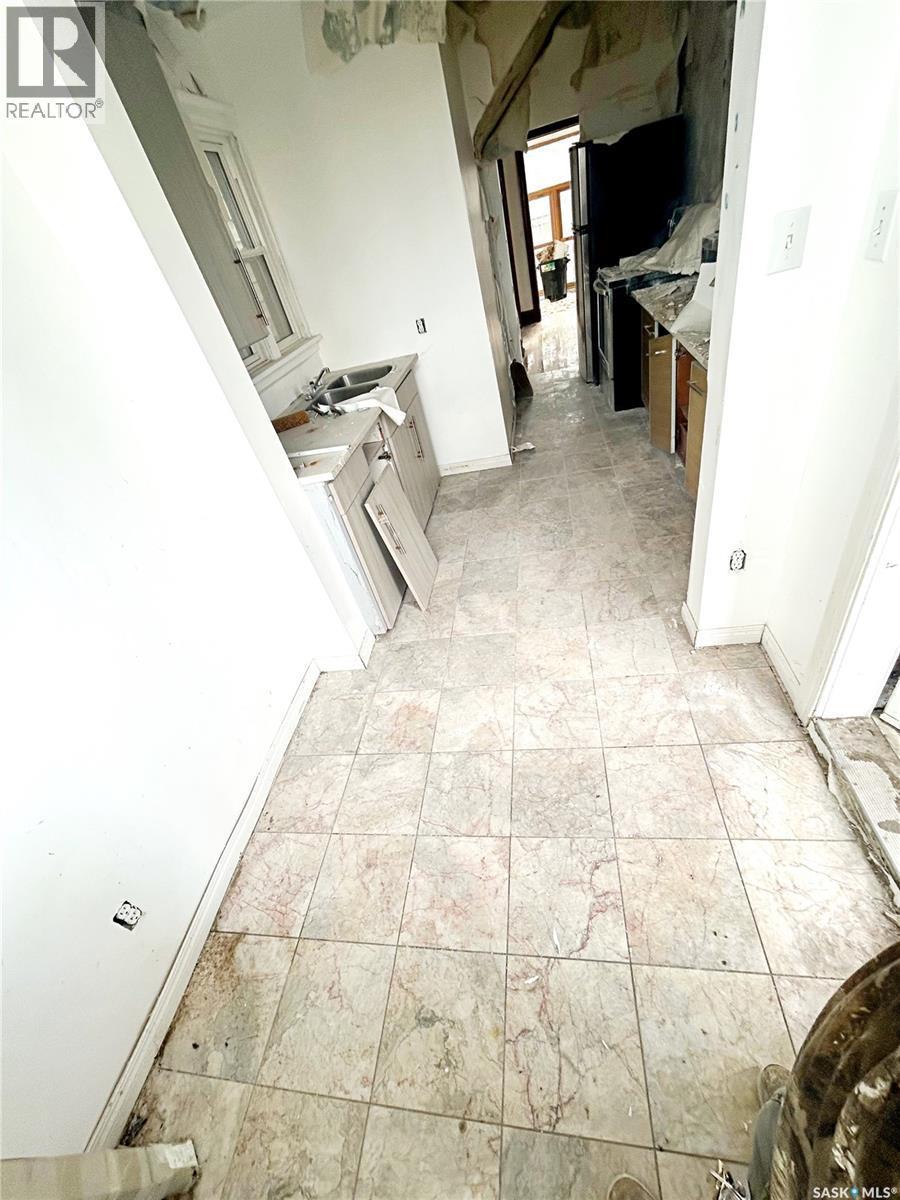 515 J Avenue S, Saskatoon, SK - Indoor Photo Showing Other Room