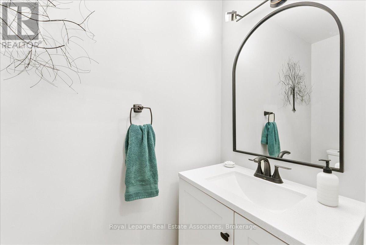 4 Wolf Crescent, Caledon, ON - Indoor Photo Showing Bathroom