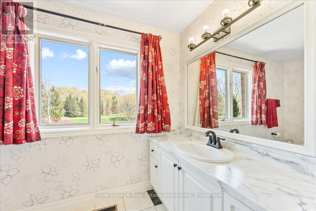 4 Wolf Crescent, Caledon, ON - Indoor Photo Showing Bathroom
