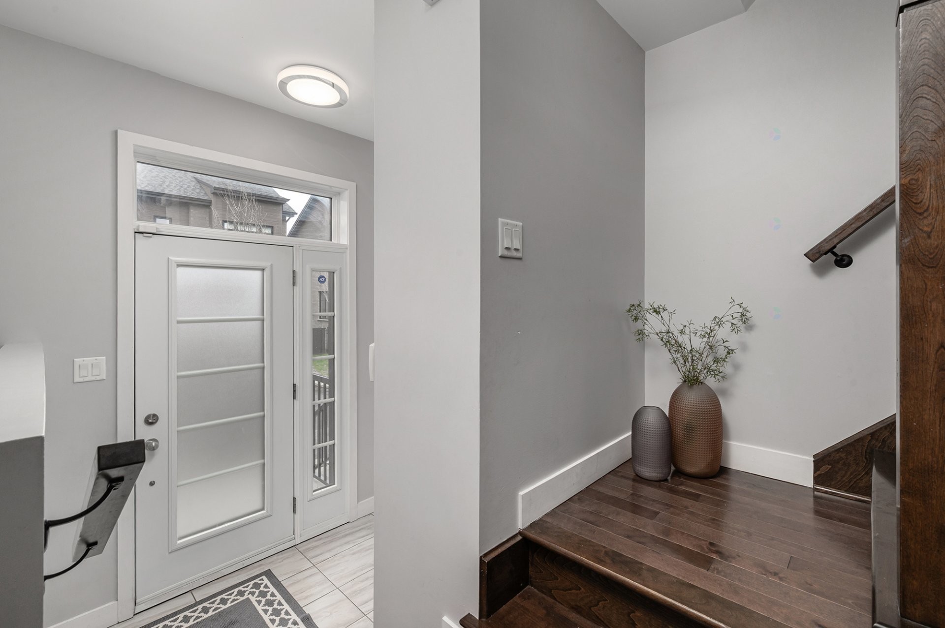 Hall d'entrée/Vestibule - 273 Rue Du Grenadier, Saint-Constant, QC - Indoor Photo Showing Other Room