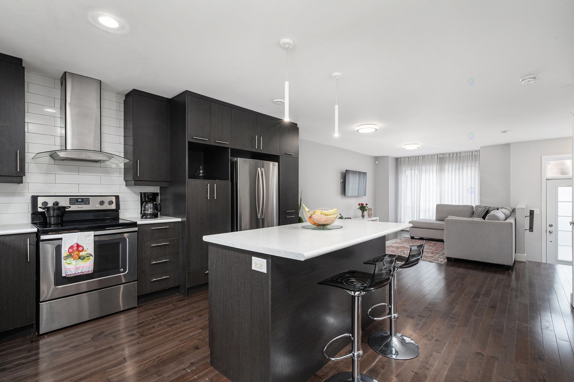 Cuisine - 273 Rue Du Grenadier, Saint-Constant, QC - Indoor Photo Showing Kitchen With Upgraded Kitchen