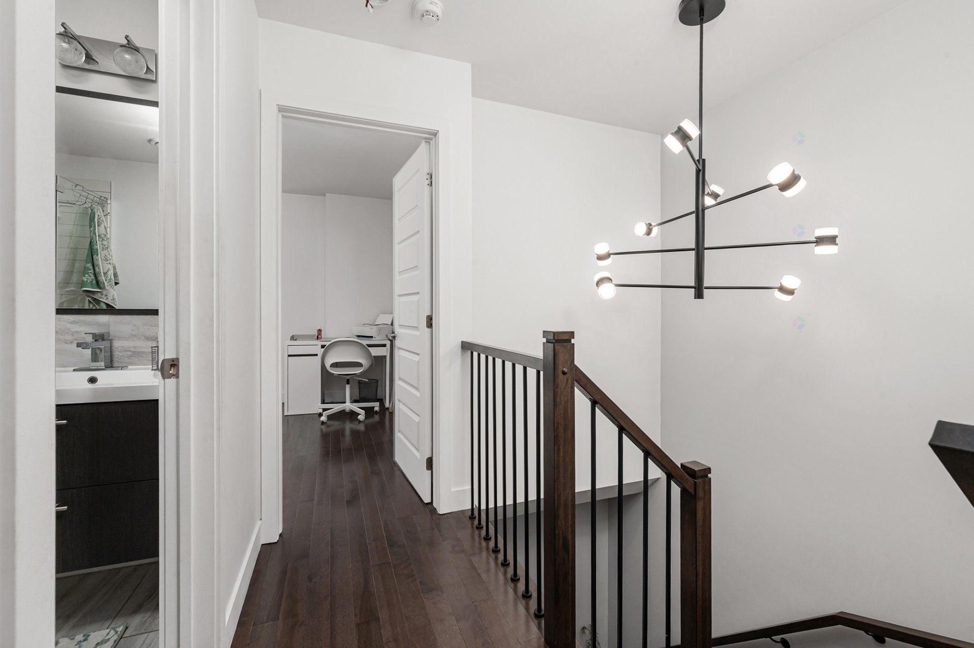 Corridor - 273 Rue Du Grenadier, Saint-Constant, QC - Indoor Photo Showing Other Room