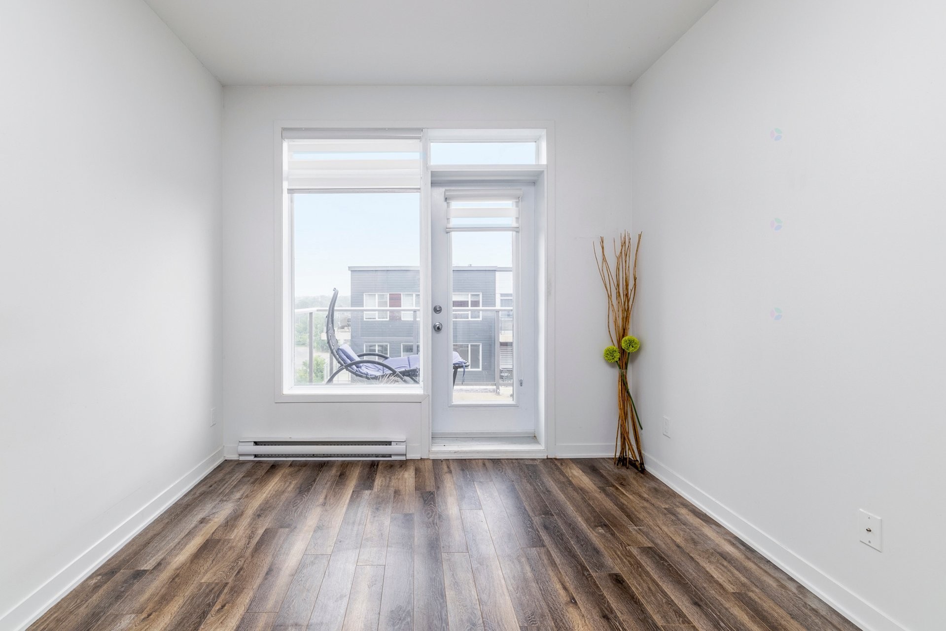 Salon - 806-740 Av. Victoria, Saint-Lambert, QC - Indoor Photo Showing Other Room