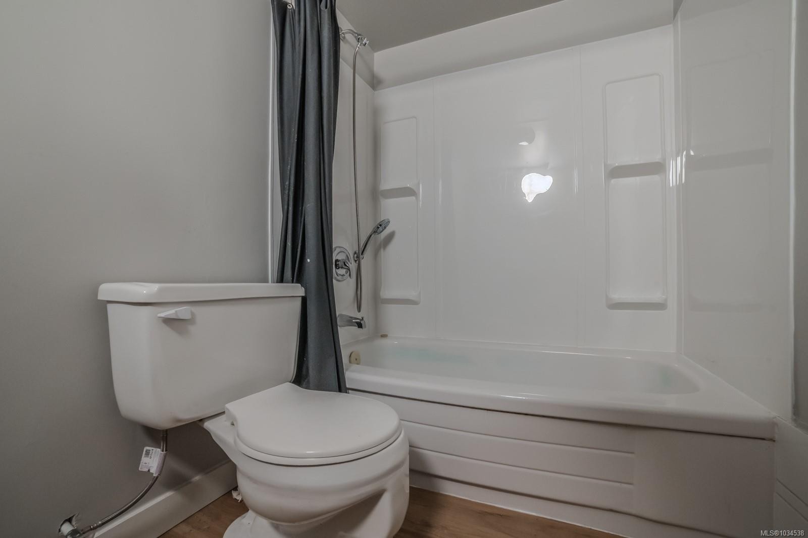 103-3040 Pine St, Chemainus, BC - Indoor Photo Showing Bathroom
