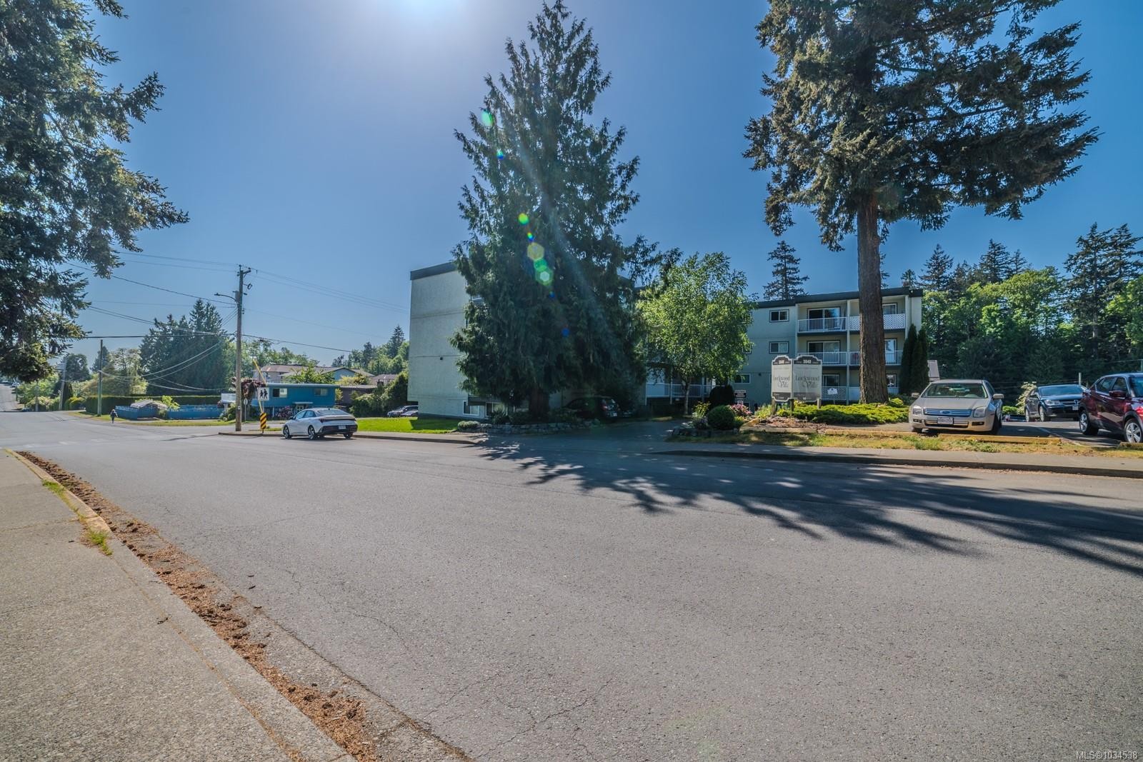 103-3040 Pine St, Chemainus, BC - Outdoor