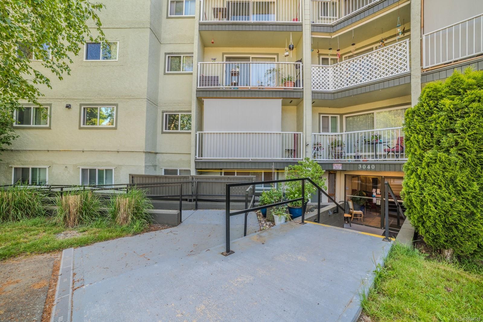 103-3040 Pine St, Chemainus, BC - Outdoor With Exterior