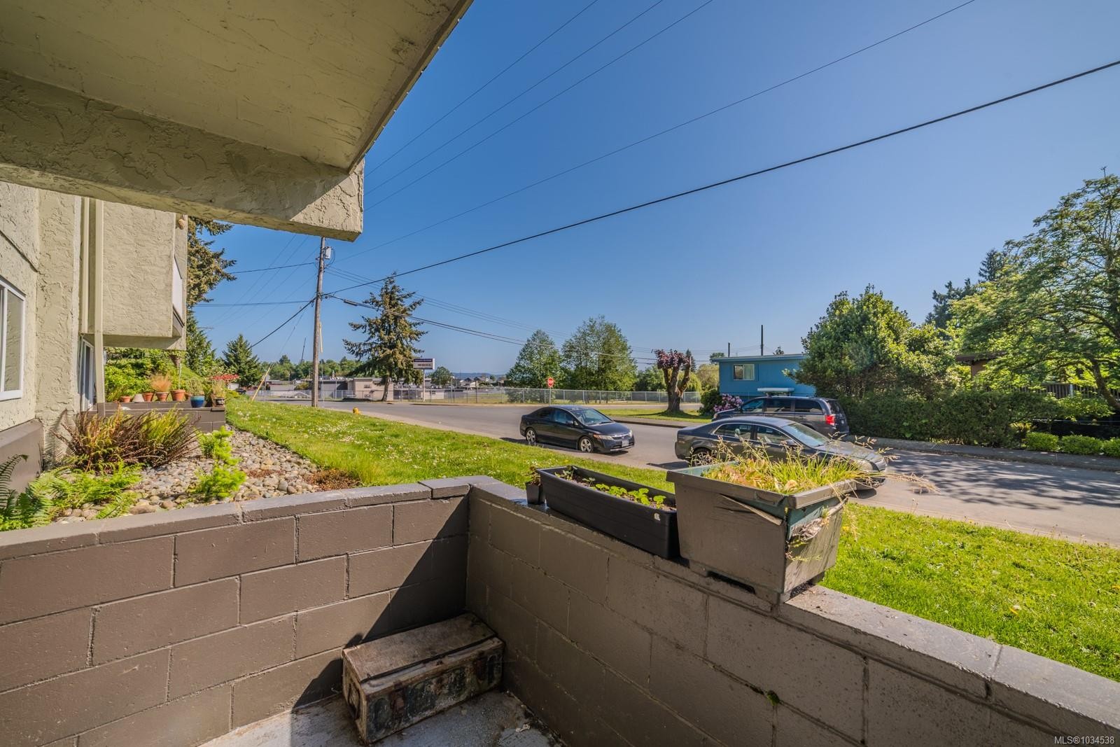 103-3040 Pine St, Chemainus, BC - Outdoor