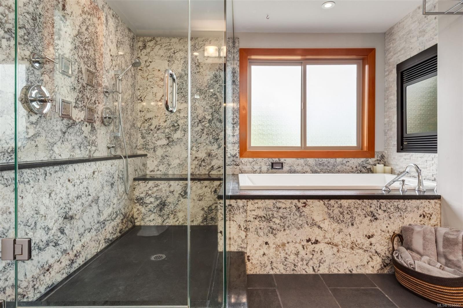 1765 Paul'S Pl, Qualicum Beach, BC