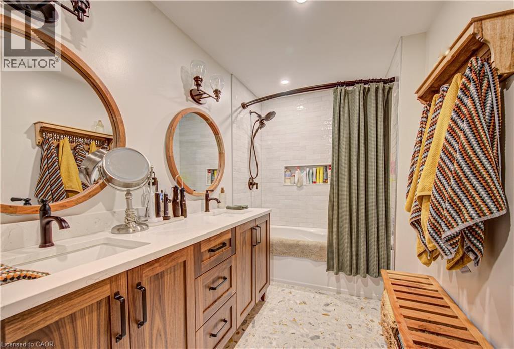 53 Lincoln Avenue, Cambridge, ON - Indoor