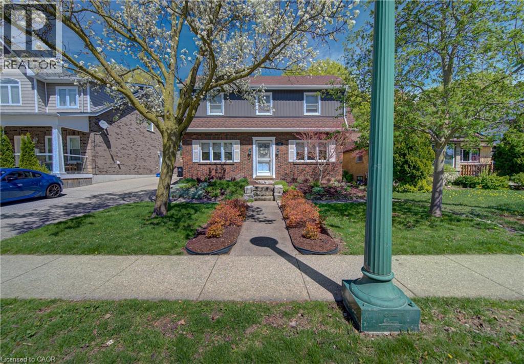 53 Lincoln Avenue, Cambridge, ON - Outdoor