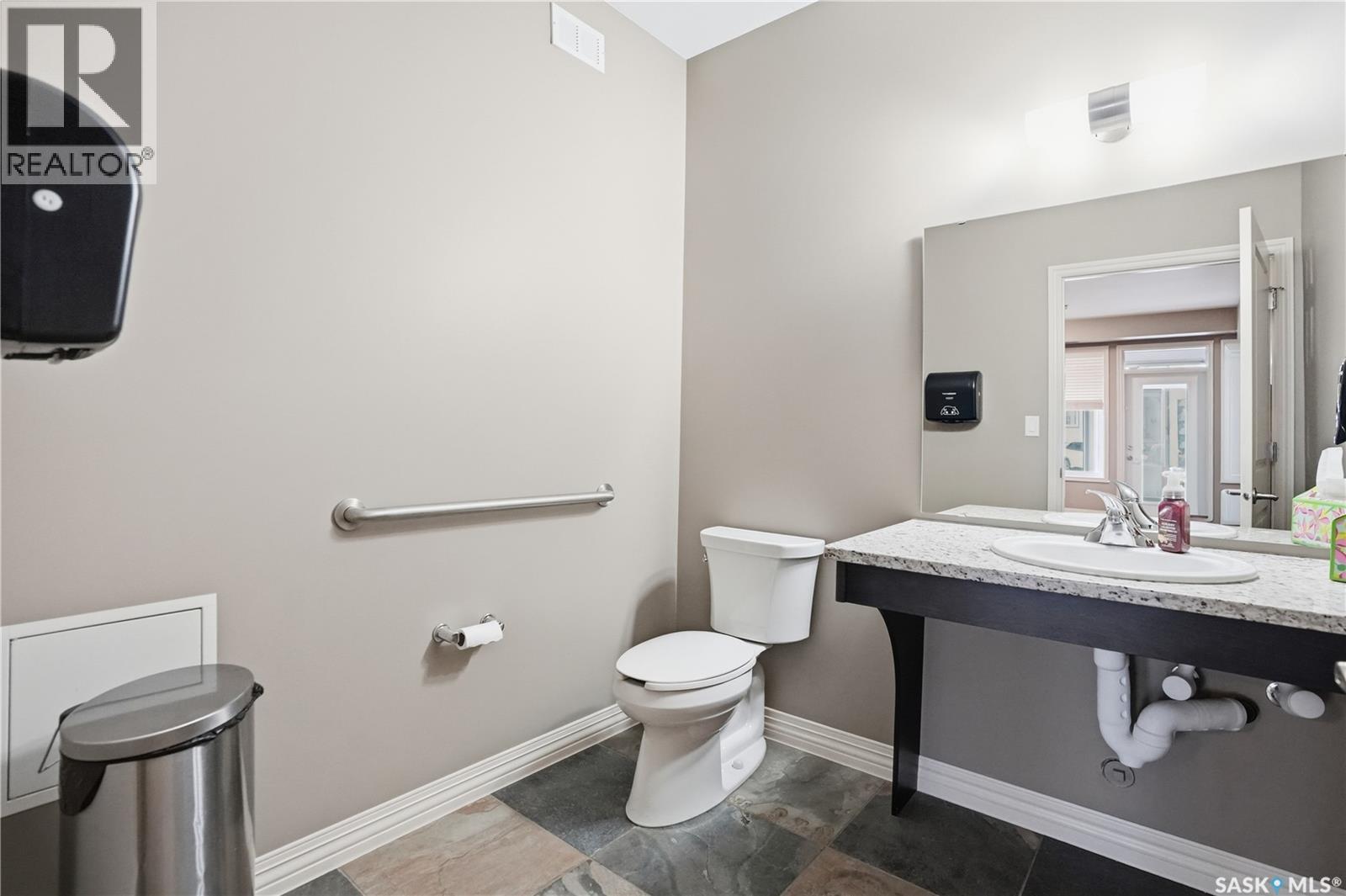 104 4891 Trinity Lane, Regina, SK - Indoor Photo Showing Bathroom