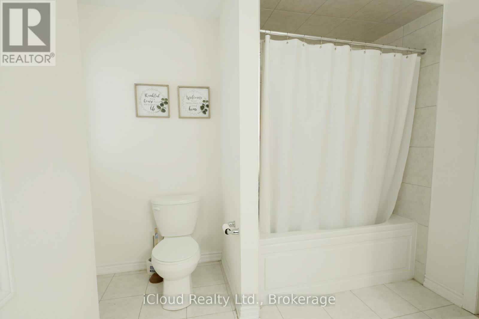 8 Whitton Drive, Brant, ON - Indoor Photo Showing Bathroom