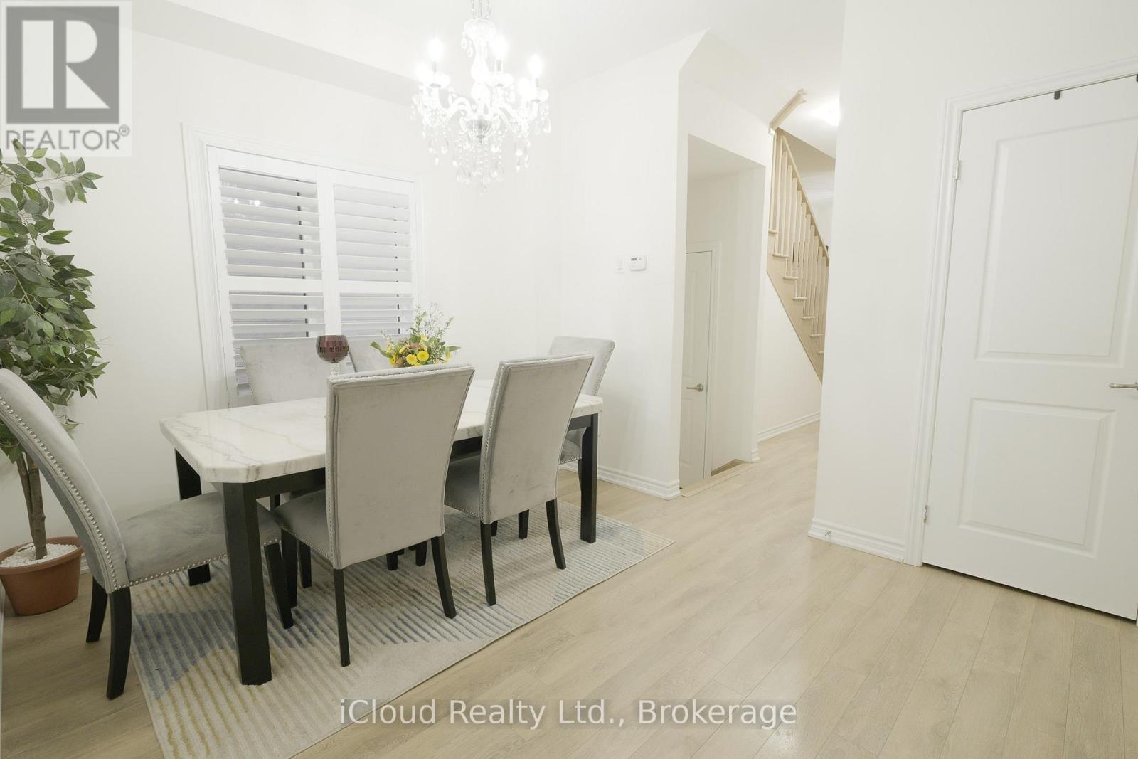 8 Whitton Drive, Brant, ON - Indoor Photo Showing Dining Room