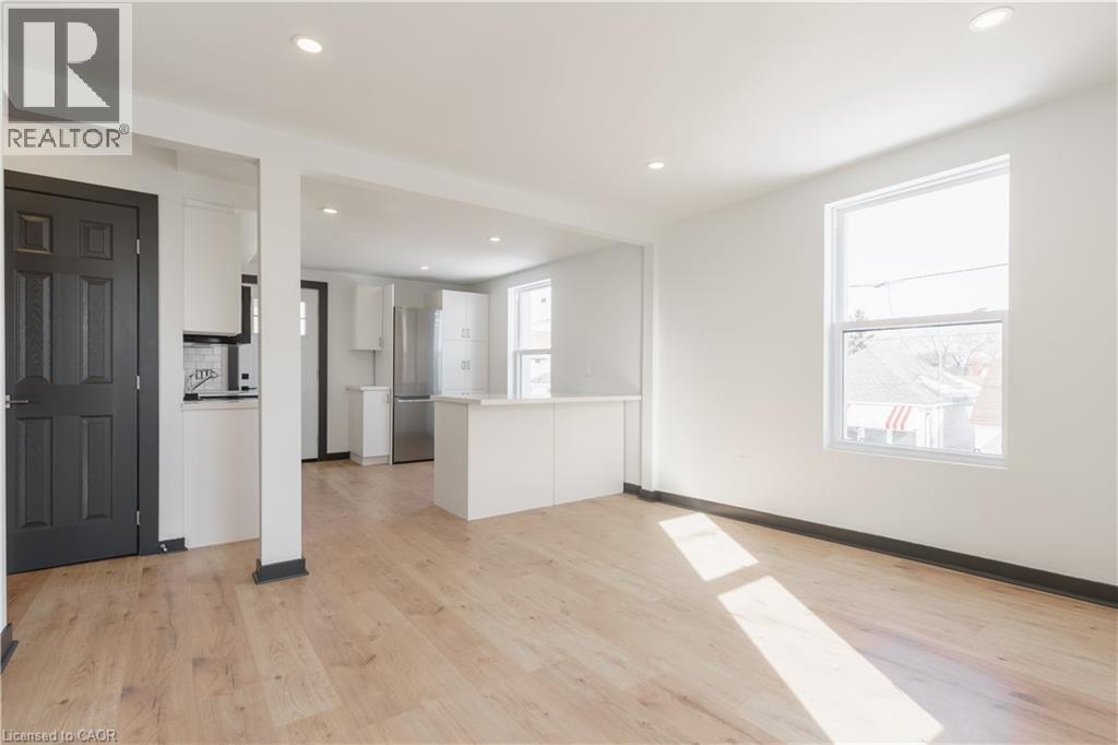 32 Britannia Avenue, Hamilton, ON - Indoor