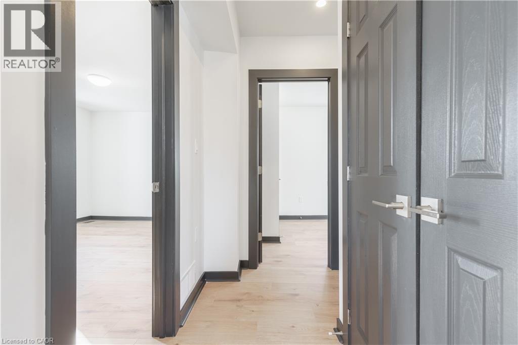 32 Britannia Avenue, Hamilton, ON - Indoor Photo Showing Other Room