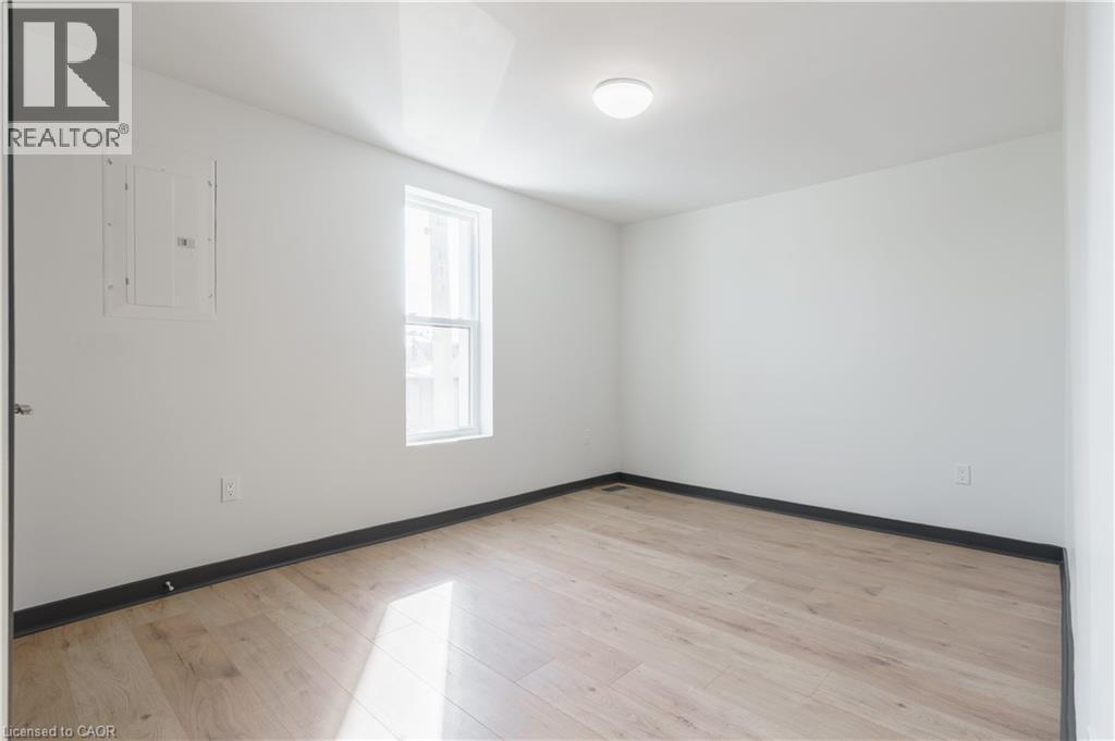 32 Britannia Avenue, Hamilton, ON - Indoor Photo Showing Other Room