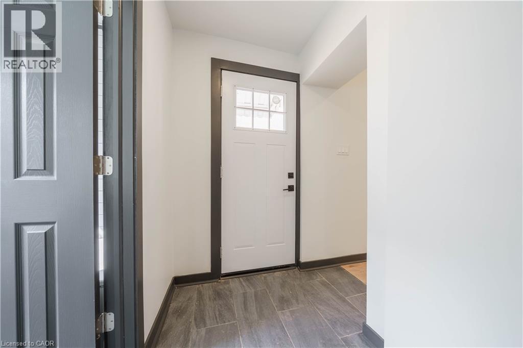 32 Britannia Avenue, Hamilton, ON - Indoor Photo Showing Other Room