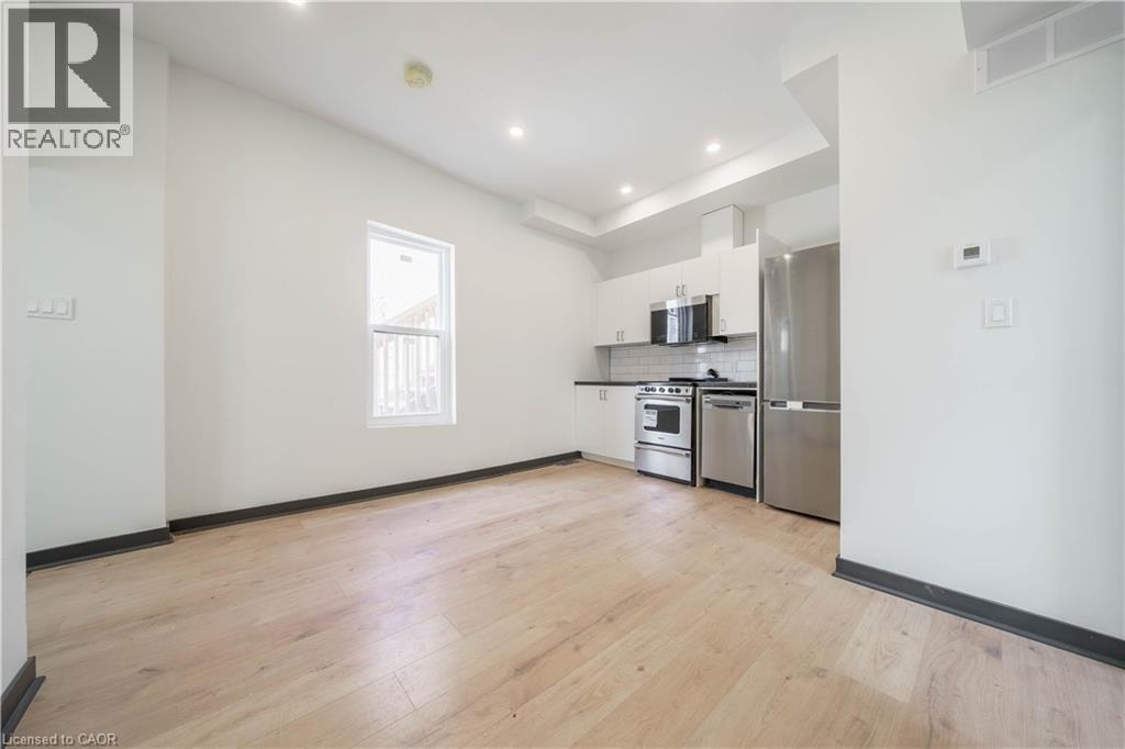 32 Britannia Avenue, Hamilton, ON - Indoor Photo Showing Kitchen With Stainless Steel Kitchen