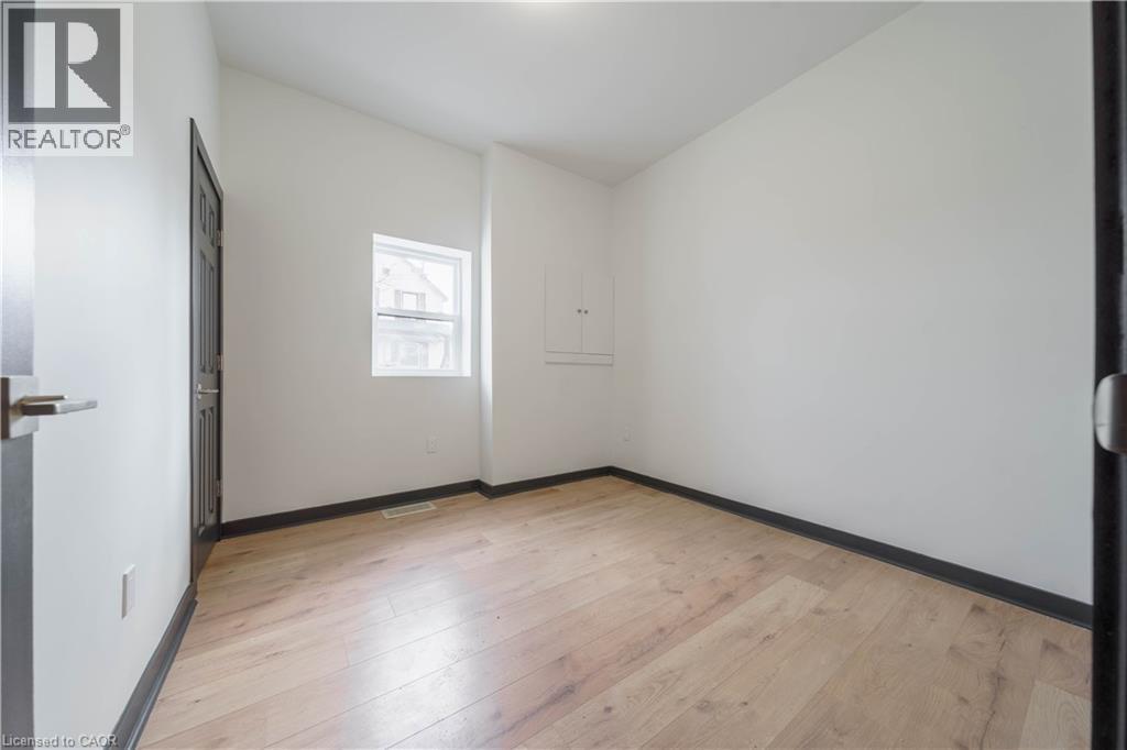 32 Britannia Avenue, Hamilton, ON - Indoor Photo Showing Other Room