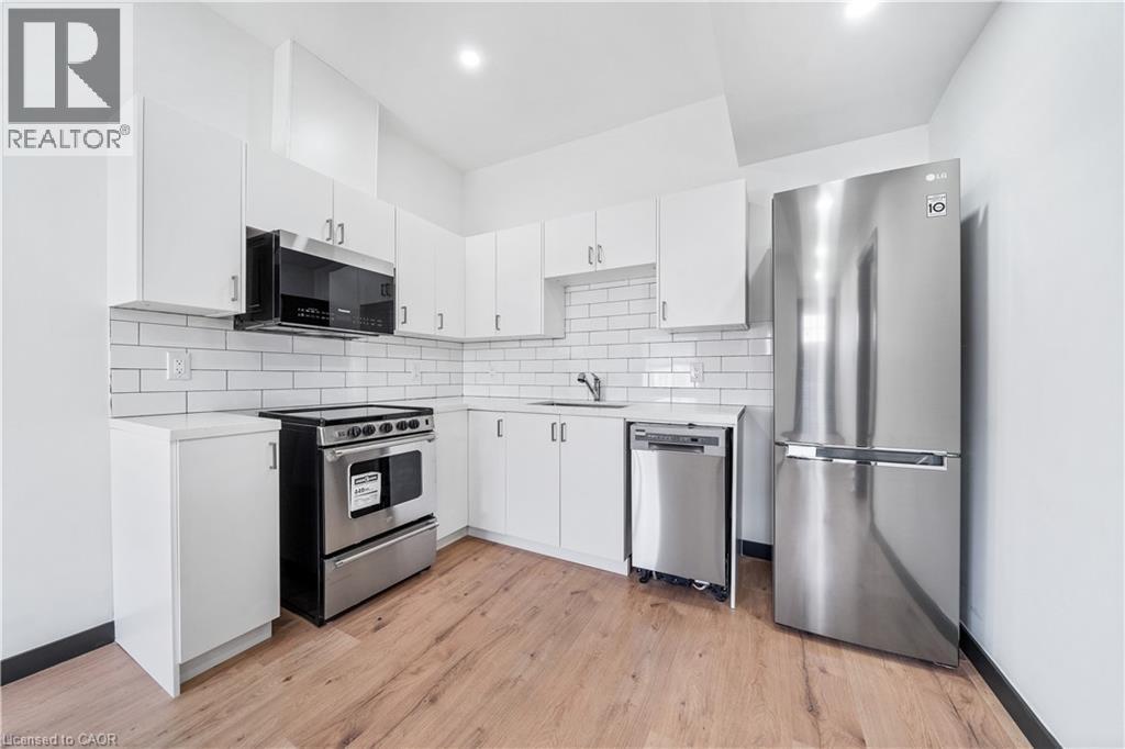 32 Britannia Avenue, Hamilton, ON - Indoor Photo Showing Kitchen With Stainless Steel Kitchen With Upgraded Kitchen