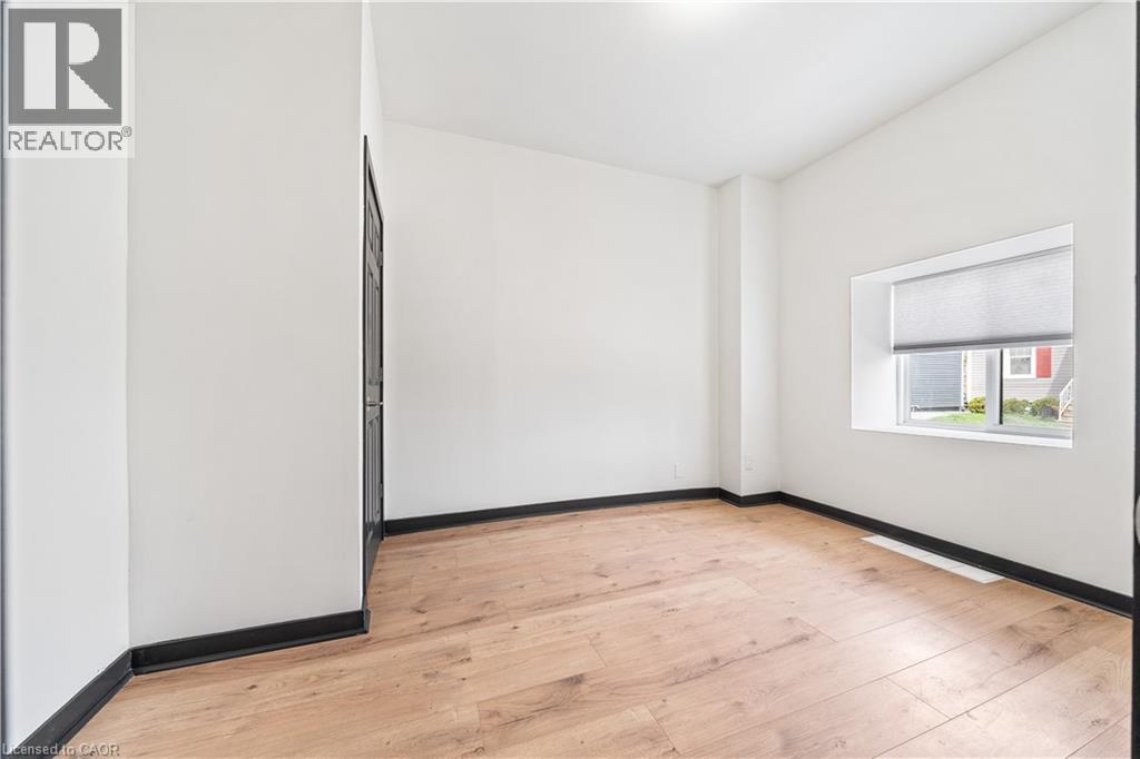 32 Britannia Avenue, Hamilton, ON - Indoor Photo Showing Other Room