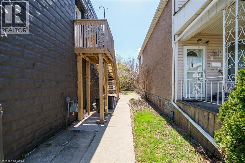 32 Britannia Avenue, Hamilton, ON - Outdoor