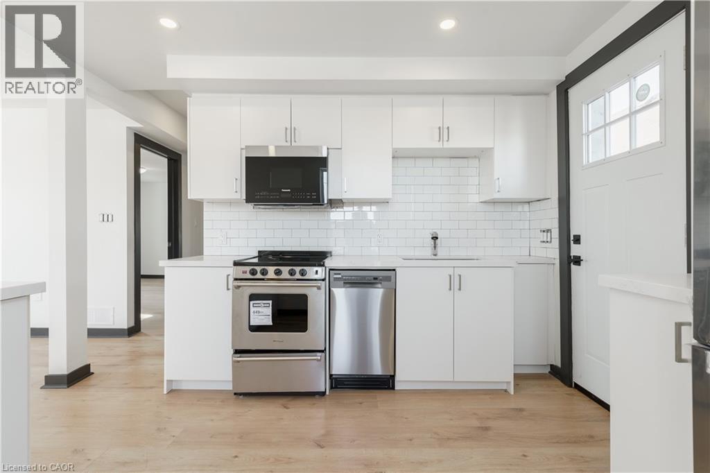 32 Britannia Avenue, Hamilton, ON - Indoor Photo Showing Kitchen With Stainless Steel Kitchen With Upgraded Kitchen