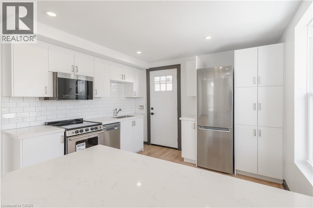 32 Britannia Avenue, Hamilton, ON - Indoor Photo Showing Kitchen With Stainless Steel Kitchen With Upgraded Kitchen