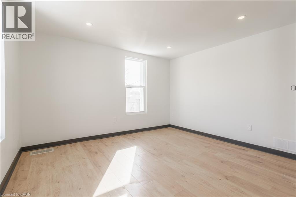 32 Britannia Avenue, Hamilton, ON - Indoor Photo Showing Other Room