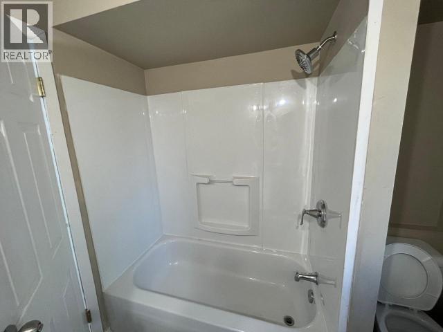 3952 Joyce Ave, Powell River, BC - Indoor Photo Showing Bathroom