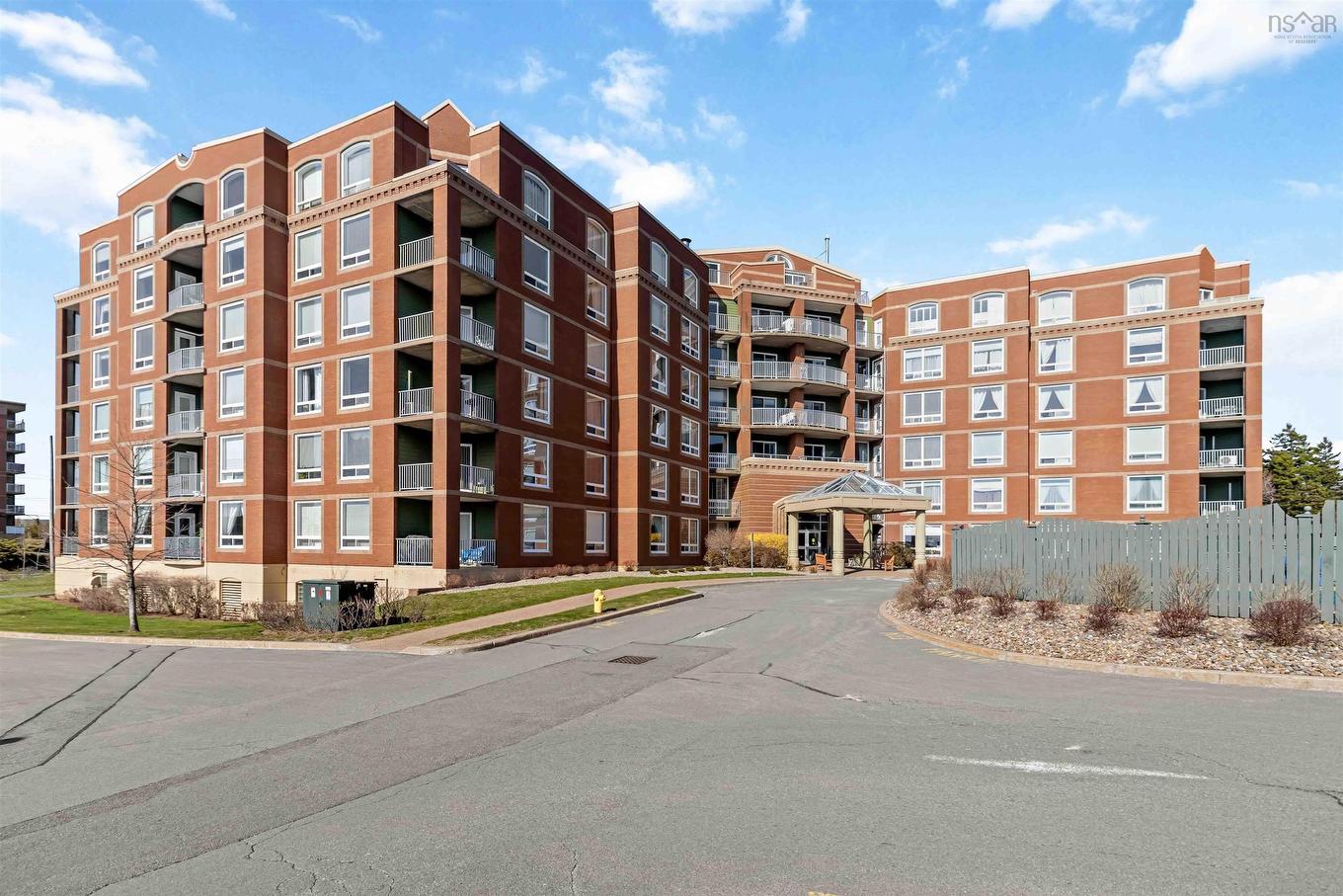 401 10 Regency Park Drive, Halifax, NS