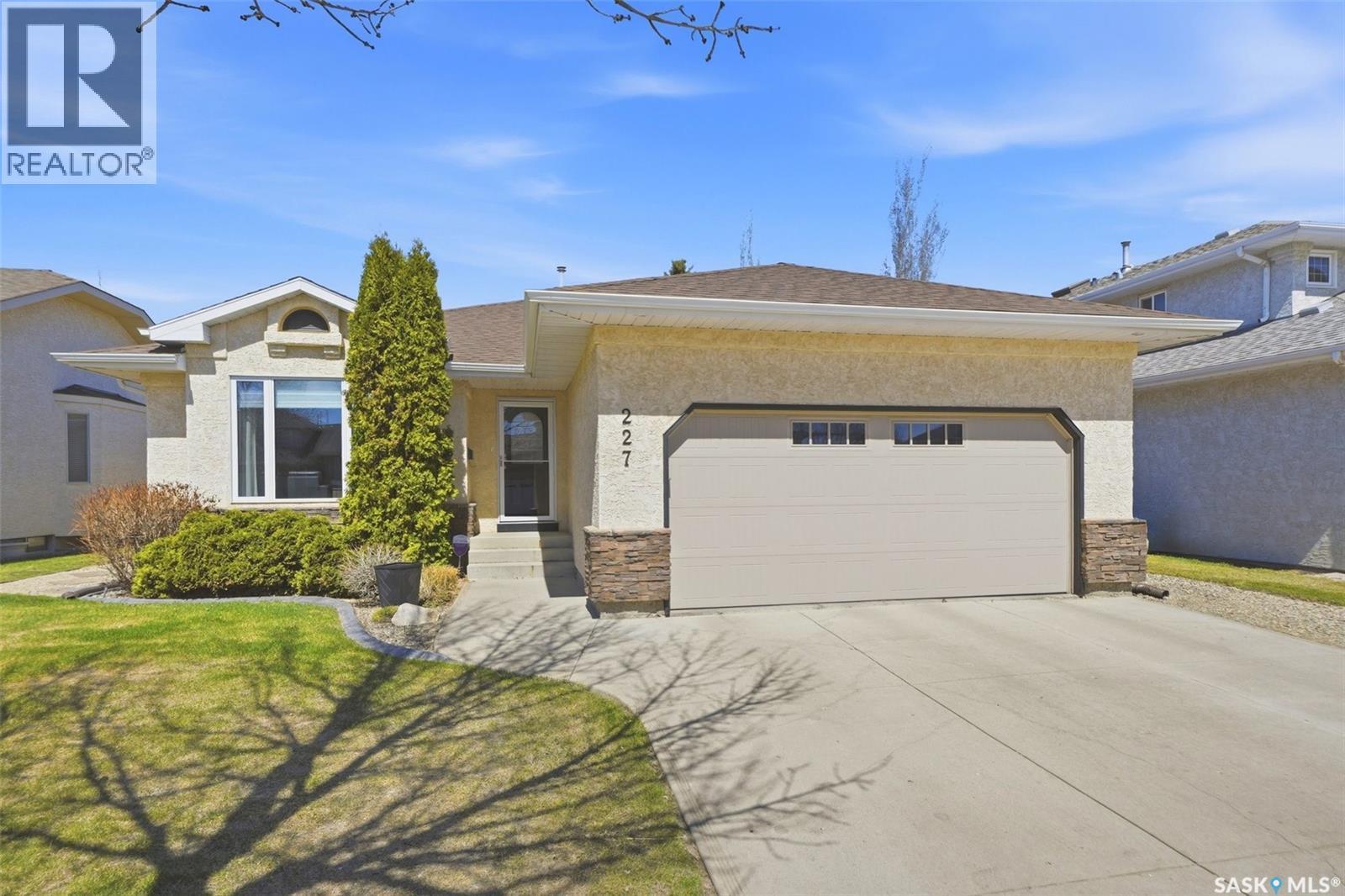 227 Brightwater Way, Saskatoon, SK - Outdoor