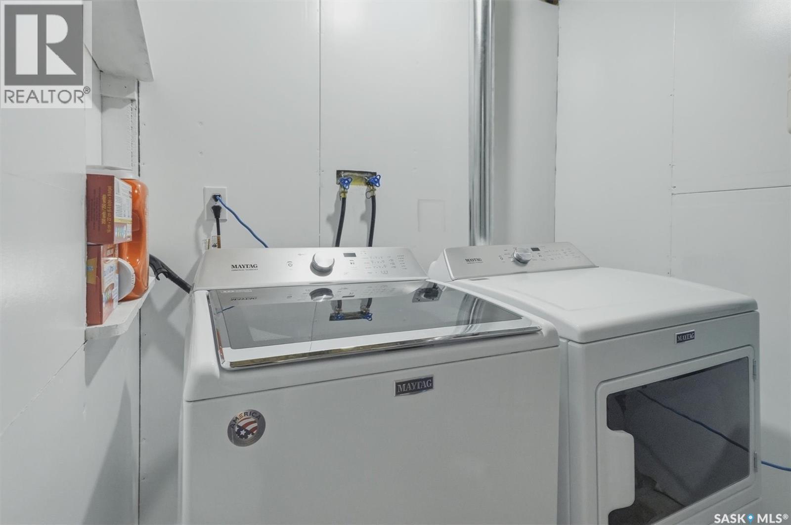 227 Brightwater Way, Saskatoon, SK - Indoor Photo Showing Laundry Room