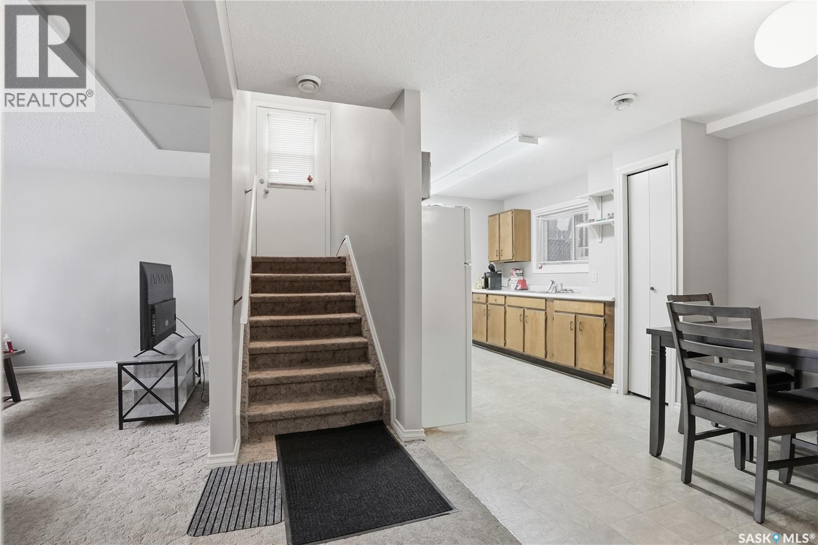 206 & 208 Coppermine Crescent, Saskatoon, SK - Indoor Photo Showing Other Room