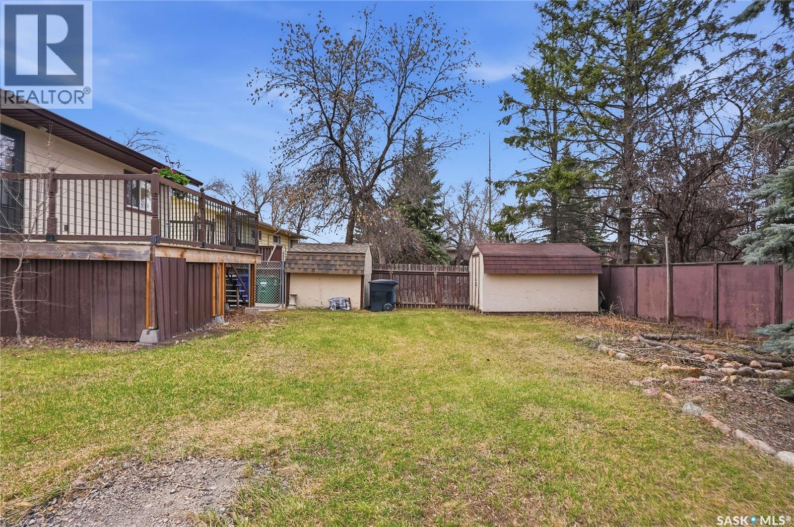 206 & 208 Coppermine Crescent, Saskatoon, SK - Outdoor