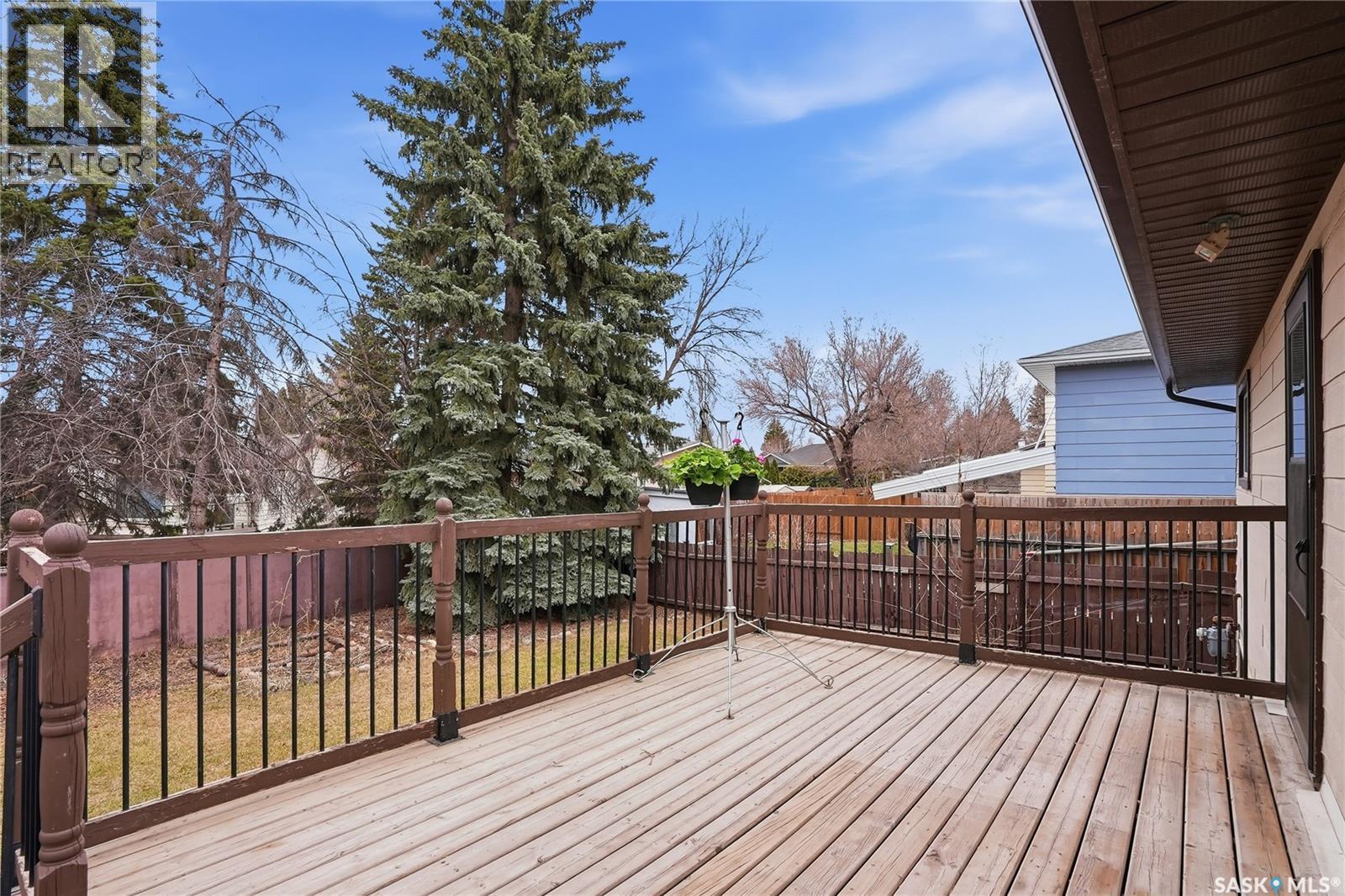 206 & 208 Coppermine Crescent, Saskatoon, SK - Outdoor With Exterior