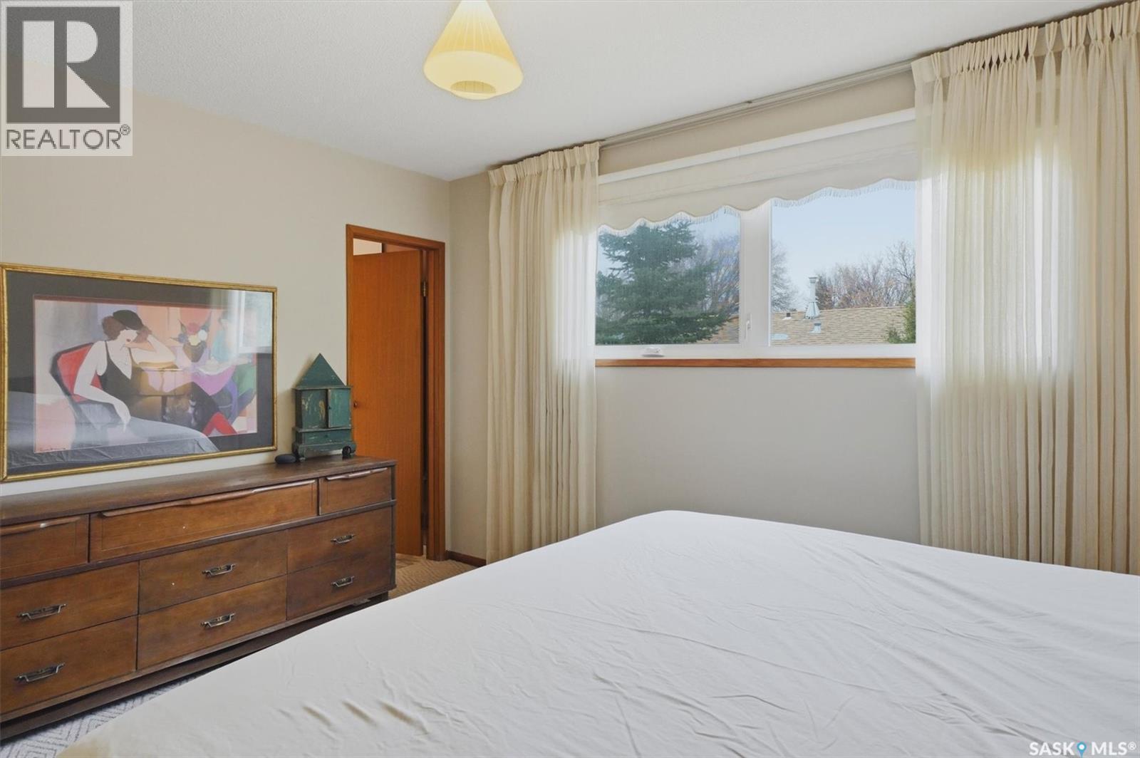 2501 Arlington Avenue, Saskatoon, SK - Indoor Photo Showing Bedroom