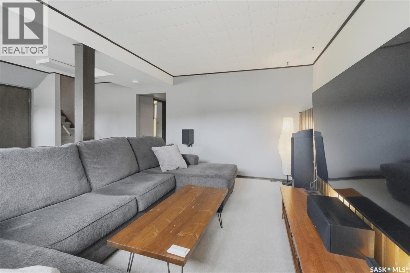 2501 Arlington Avenue, Saskatoon, SK - Indoor Photo Showing Living Room