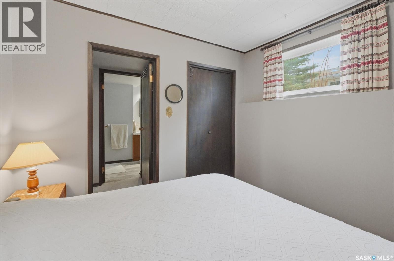 2501 Arlington Avenue, Saskatoon, SK - Indoor Photo Showing Bedroom