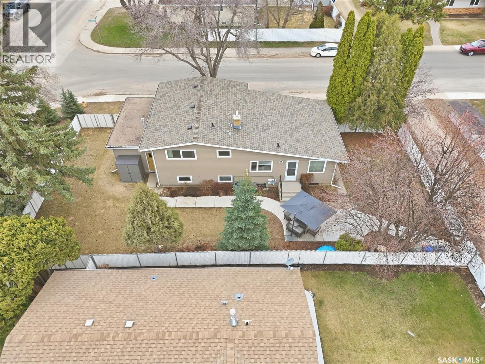2501 Arlington Avenue, Saskatoon, SK - Outdoor