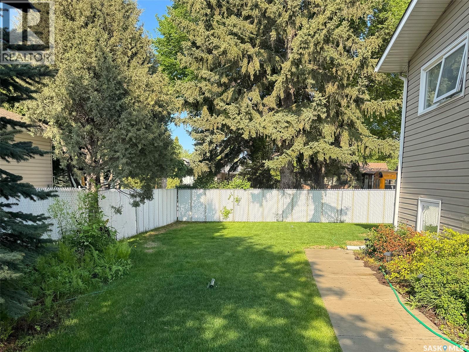 2501 Arlington Avenue, Saskatoon, SK - Outdoor