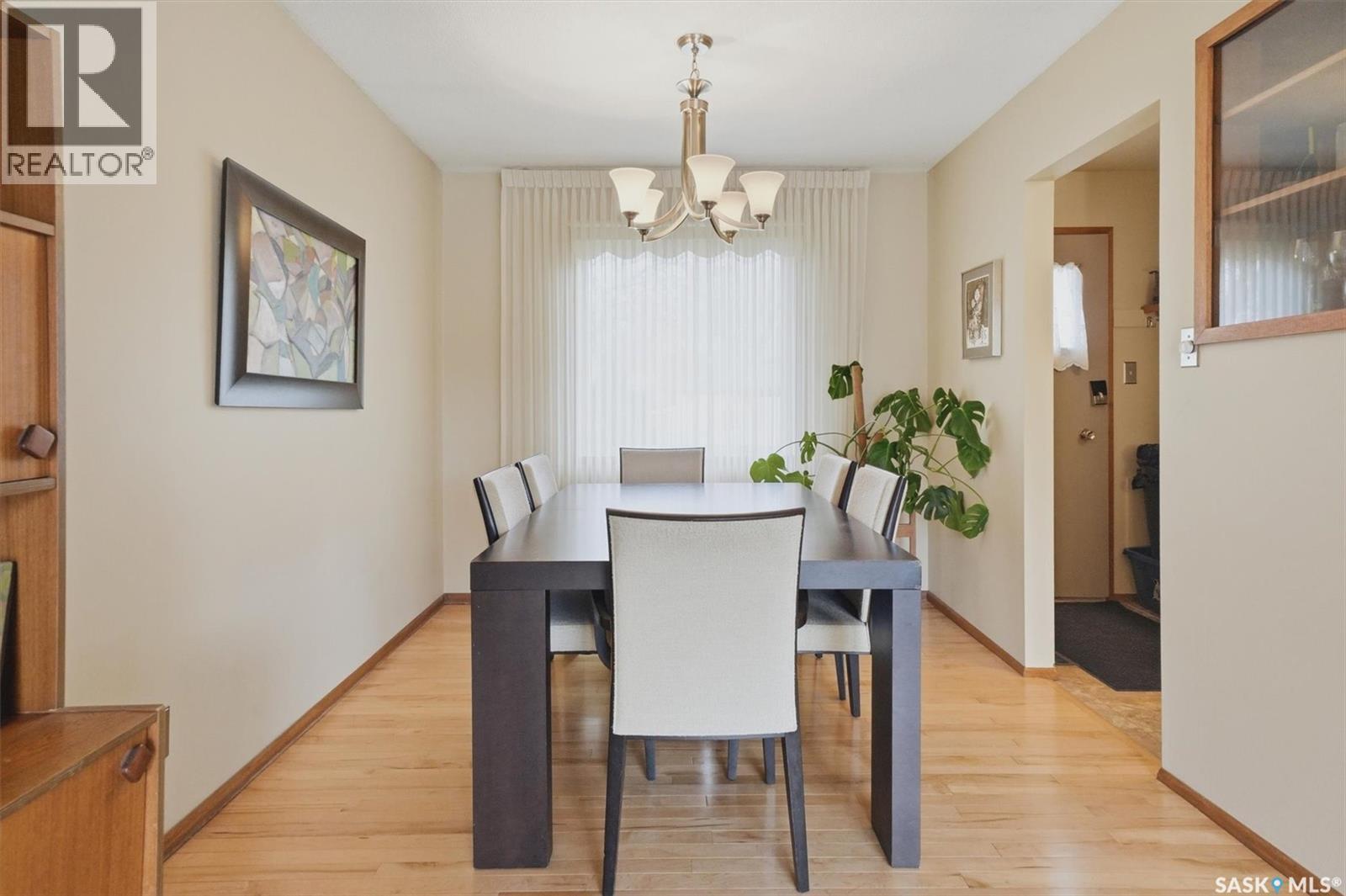 2501 Arlington Avenue, Saskatoon, SK - Indoor Photo Showing Dining Room