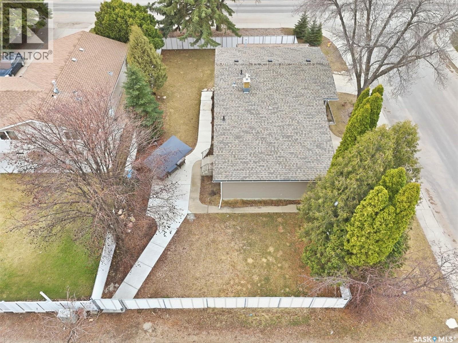 2501 Arlington Avenue, Saskatoon, SK - Outdoor