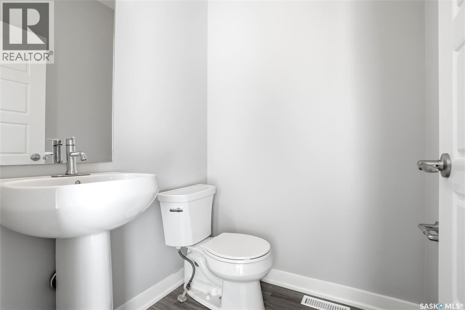 5734 Glide Crescent, Regina, SK - Indoor Photo Showing Bathroom