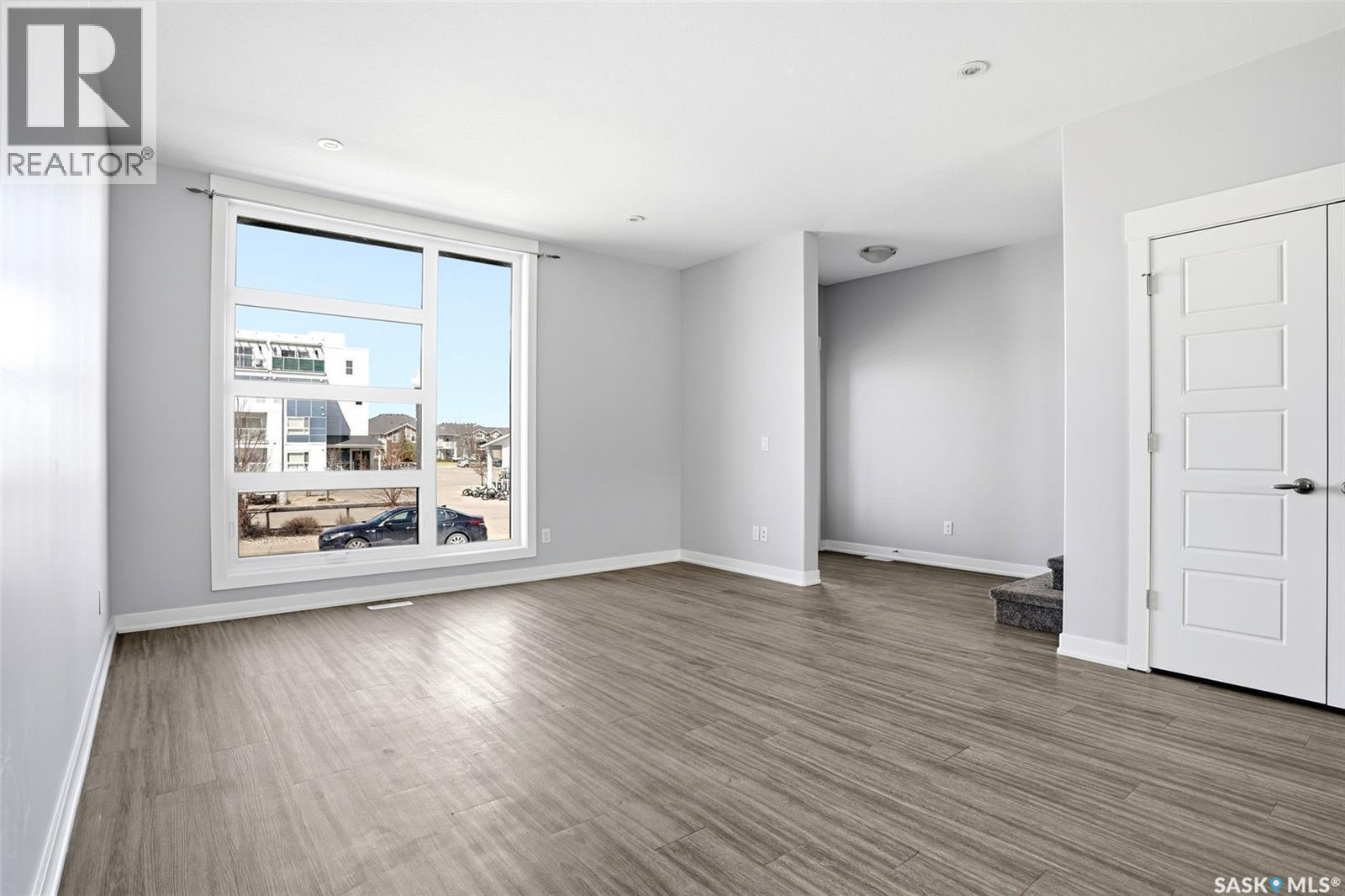 5734 Glide Crescent, Regina, SK - Indoor