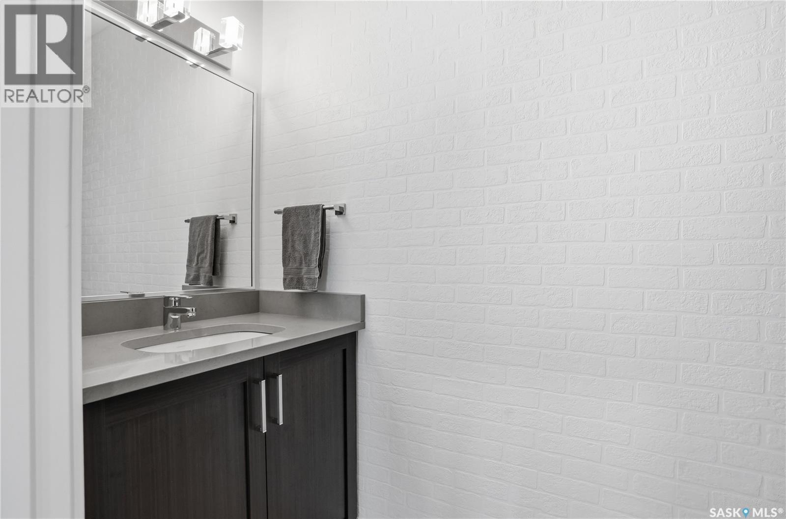 331 Underhill Bend, Saskatoon, SK - Indoor Photo Showing Bathroom