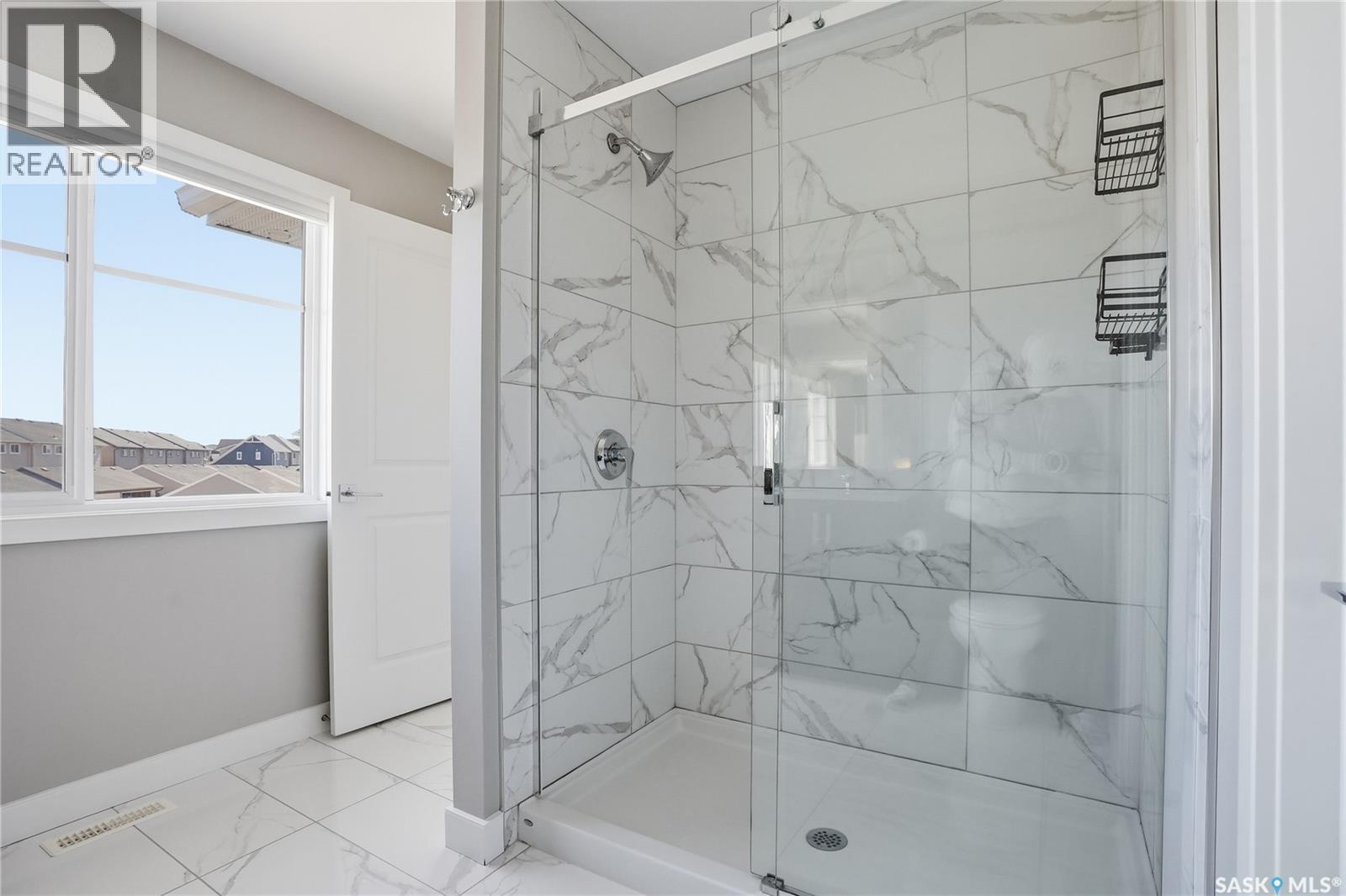 331 Underhill Bend, Saskatoon, SK - Indoor Photo Showing Bathroom